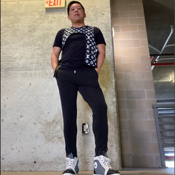 Louis Vuitton - Picture 4 of 8